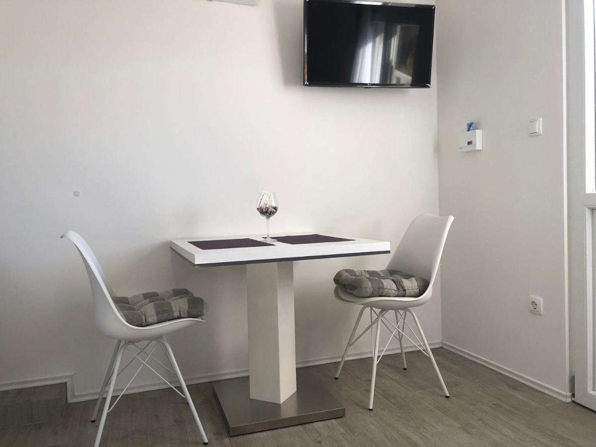 Apartmani Milka I Jozo Omis Bagian luar foto