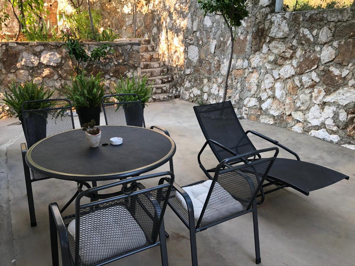 Apartmani Milka I Jozo Omis Bagian luar foto