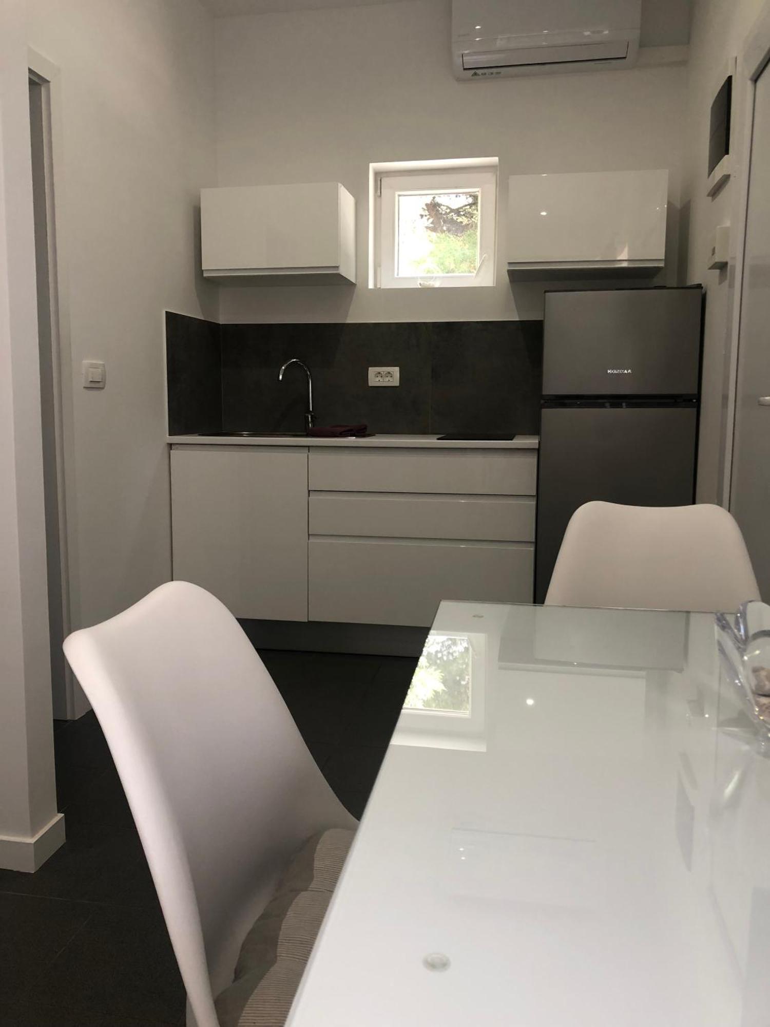 Apartmani Milka I Jozo Omis Bagian luar foto