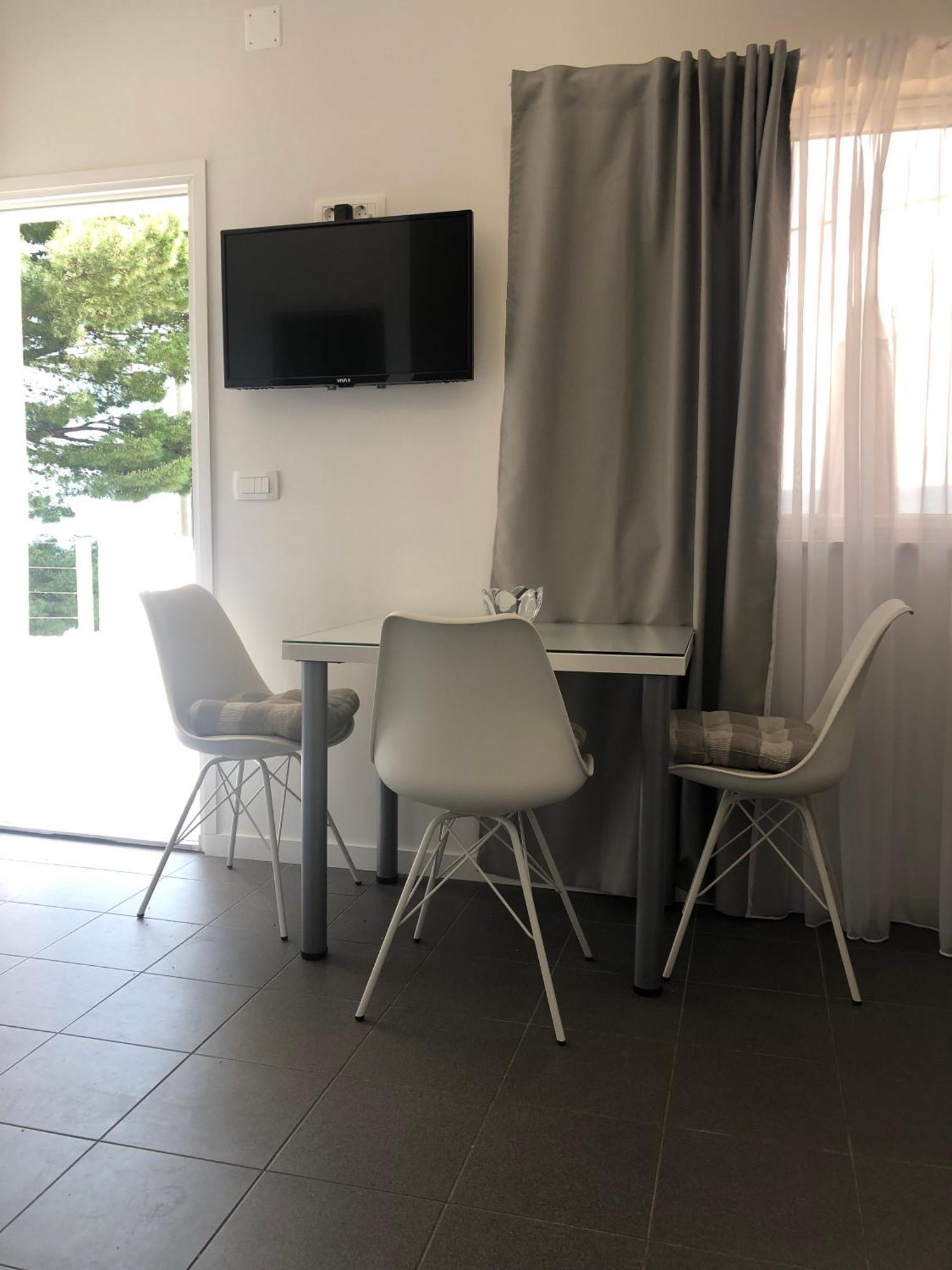 Apartmani Milka I Jozo Omis Bagian luar foto