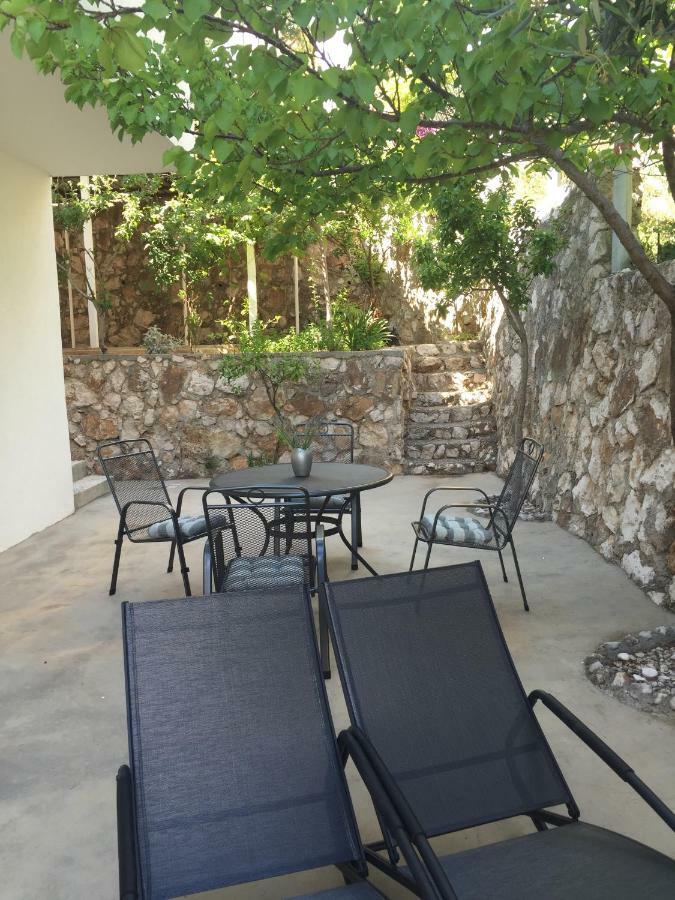 Apartmani Milka I Jozo Omis Bagian luar foto